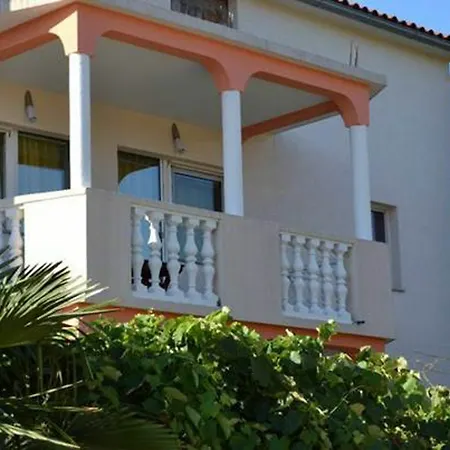 Apartament With 3 Bedrooms In Pula, With Enclosed Garden And Wifi - 1 K